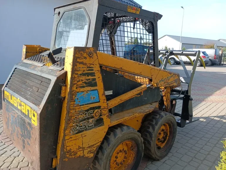 Miniładowarka Mustang Bobcat Case