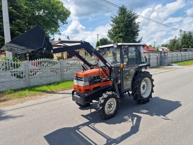 Japoński traktor Kubota GL 25 z Gwarancją tur Pług