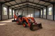 ROLNICZY TRAKTOR Kubota B2530 – ciągnik z ładowaczem czołowym i koparką