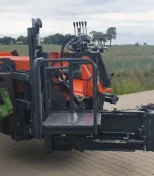 Posypywarka do poboczy układarka MIREX UP 28 z korektą toru jazdy