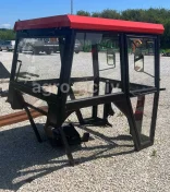 Kabina C-330C-360 bez błotników kraj