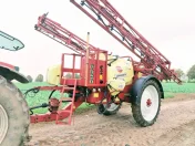 Opryskiwacz Hardi Commander Plus 2800l 24/21m Amortyzowana Oś stan BDB