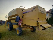 New Holland Tx 67 /Heder 5.20 m z wózkiem