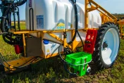 Opryskiwacze zaczepiane - Kronos 2500l-3000l 18m-21m Belka robocza