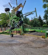 Zgrabiarka dwukaruzelowa KRONE SWADRO 807 boczna stoll Kuhn