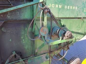 Rozdrabniacz sieczkarnia do kobajnu zbożowego John Deere 330 430