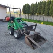 Mini ładowarka Avant 320 + Plus zasilanie gazem łyżka paleciak