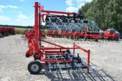 Brona chwastownik do niszczenia chwastów Izak 6m Agro-Factory Awemak