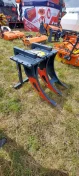 Osprzęt do wyrywania karp korzeni na ramie kopiące jcb cat itp .