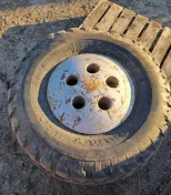 Koła 10.0/80-12 kompletne z felgami z obciążnikami Massey Ferguson 187