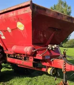 Rozsiewacz wapna bredal 10 ton.