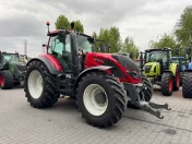 VALTRA T234 VERSU / Pneumatyka/ Biegi pełzające / Przedni TUZ /