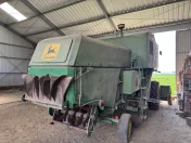 John Deere 952