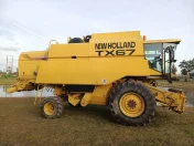 New Holland Tx 67 /Heder 5.20 m z wózkiem