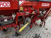 Siewnik do kukurydzy i innych Gaspardo MT 4-rzędowy z nawozami