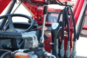 Nowy Ładowacz TUR z Samopoziomowaniem do Traktorów Mitsubishi