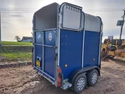 Przyczepa do przewozu koni Ifor Wiliams HB 505R