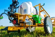 Opryskiwacze zaczepiane - Kronos 2500l-3000l 18m-21m Belka robocza