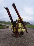Opryskiwacz zawieszany Hardi 1200 litrów 16 metrów
