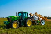 Opryskiwacze zaczepiane - Kronos 2500l-3000l 18m-21m Belka robocza