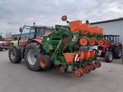 Siewnik do kukurydzy Amazone ED 602 8rzędów talerzowy