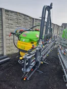 Opryskiwacz zawieszany od 200 do 400l