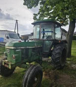 John Deere 2140 mechaniczny traktor