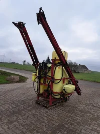 Opryskiwacz zawieszany Hardi 1200 litrów 16 metrów