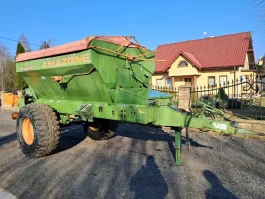 Rozsiewacz wapna nawozu AMAZONE ZGB 8001 na kołach8T 8000L talerze rcw