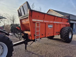Rozrzutnik obornika i wapna sodimac 1500 Joskin