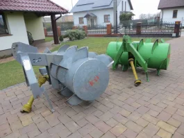 Wał walec do ugniatania pryzm , kopców , rozgarniania kiszonki Eckart