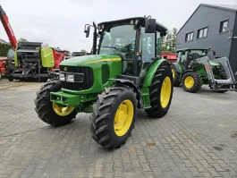 John deere 5820, ładny , nowe opony przód sprowadzony Faktura