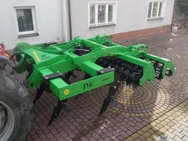 Pług dłutowy bezorkowy- mulczujący CENTAUR  2,5 m PDBC25FZ2 firmy DZIEKAN