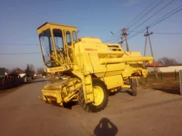 Kombaj zbożowy NEW HOLLAND 1540 kabina sieczkarnia sprowadzony