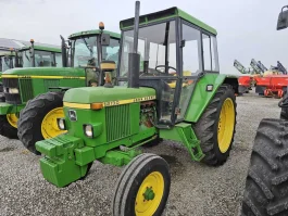 John Deere 2130 , 75 km. , Super Stan , zadbany sprawny.