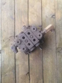 Rozdzielacz Hydrauliczny Fiat F140, F100