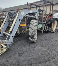 Ładowacz czolowy renault celtis