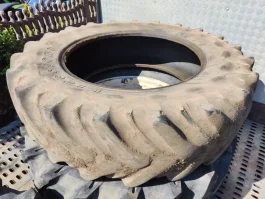 Para opon Firestone 18.4 r38 całe nie popękane