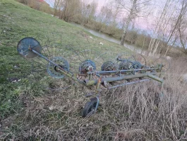Przetrząsacz do siana