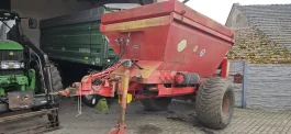 Rozsiewacz wapna bredal 6t.