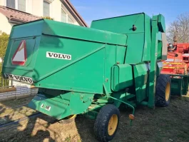 Kombajn Volvo BM S830 sieczkarnia silnik Perkins Massey ferguson Claas