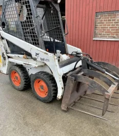 Miniładowarka Bobcat 443 krokodyl