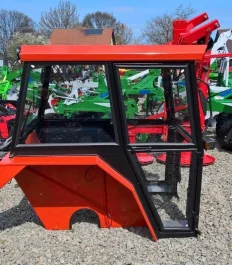 Kabina do T25 C330 C360 MF255 MF235 z błotnikami oświetleniem AGROSTAL