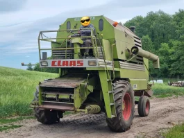 Kombajn zbożowy Claas Senator (bizon john deere mf)