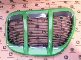 Grill boczny wlotu powietrza w masce ciągnika John Deere AL174451