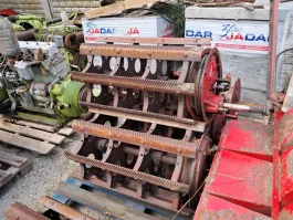 Młocarnia z przekładnia Massey Ferguson 187