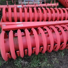 Wał MASCHIO daszkowy ze skrobakami i mocowaniami 2,25m średnica 600