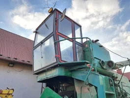 Kabina do kombajnu zbożowego John Deere 330 i 430
