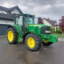 John Deere 6520