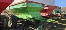 Rozsiewacz wapna bredal 6 ton.